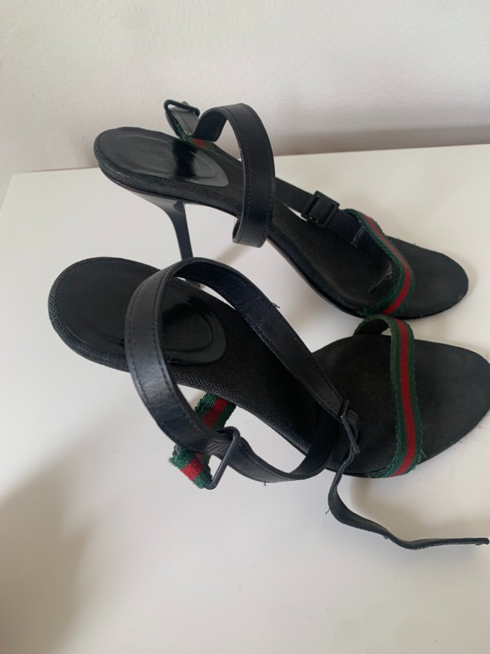 Vintage Gucci strappy sandals black with classic green and red stripe